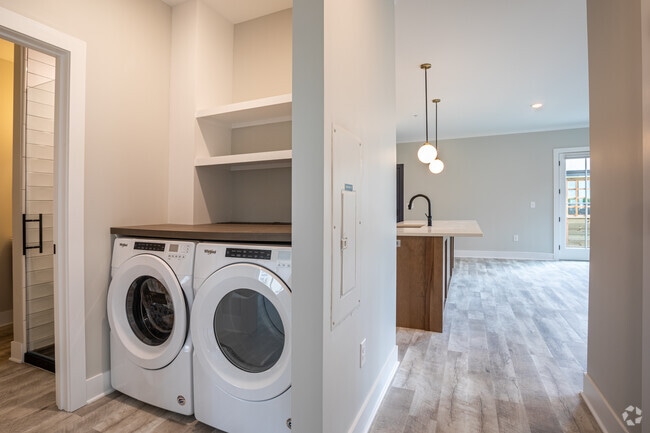 2BR, 2BA