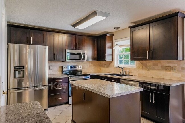 Photo - 105 Grandtree Ct