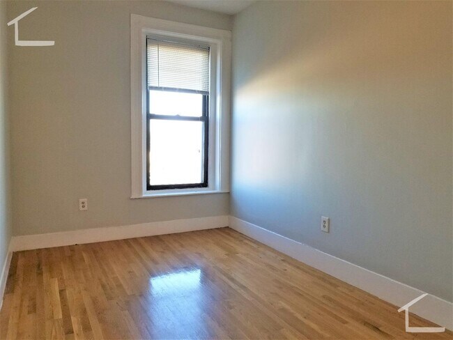 Photo - 303 Washington St