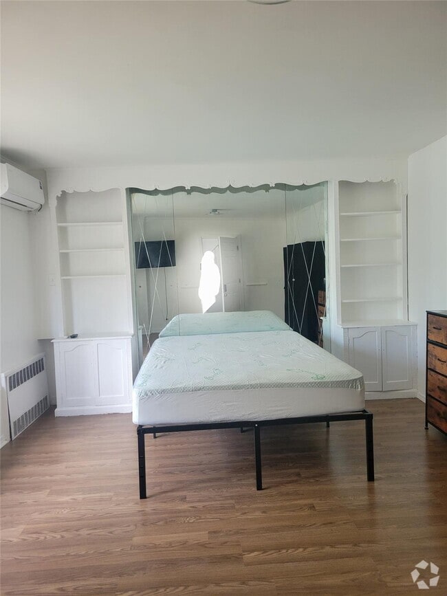 Building Photo - 121-15 235th St Rental