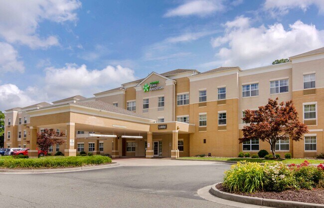 Furnished Studio-Richmond - W. Broad Street - Glenside - North