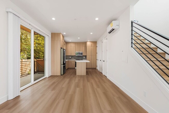 Photo - 106 6th St South