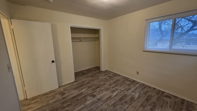 Photo - 2314-2318 Allied Dr