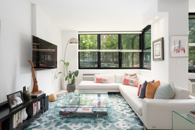 Photo - 2 Constitution Ct Unidad 103 Rental