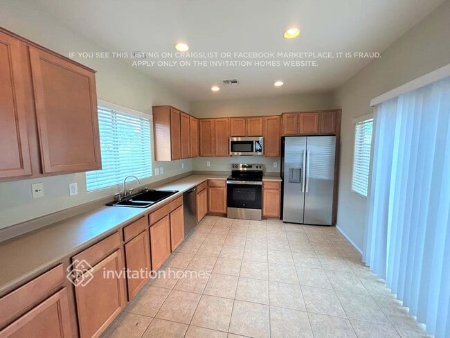4610 E Laurel Ct