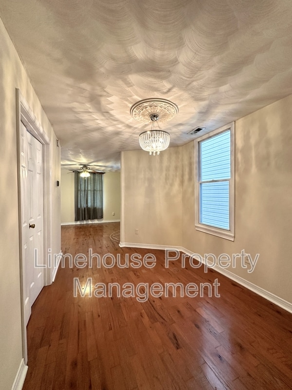 Building Photo - 305 Hardy Ave Rental
