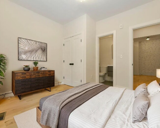 Photo - 200 Maverick St Unit 1