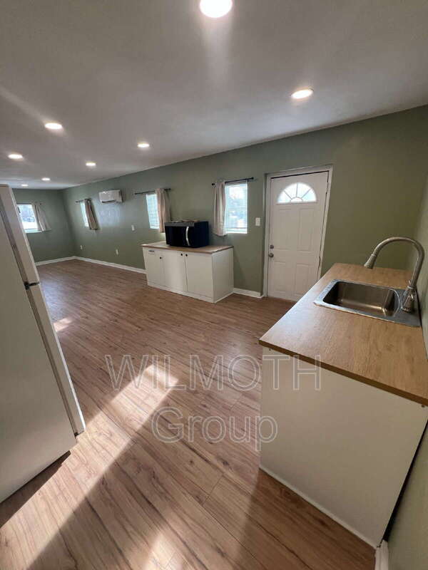 Photo - 2530 N Temple Ave