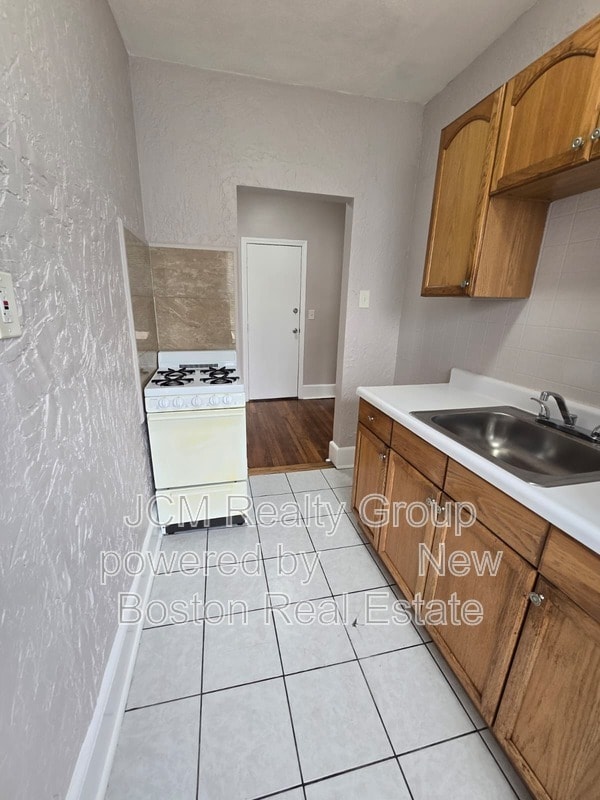 Building Photo - 167 N Common St Unit 25