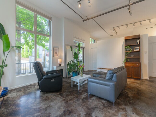 555 Franklyn St