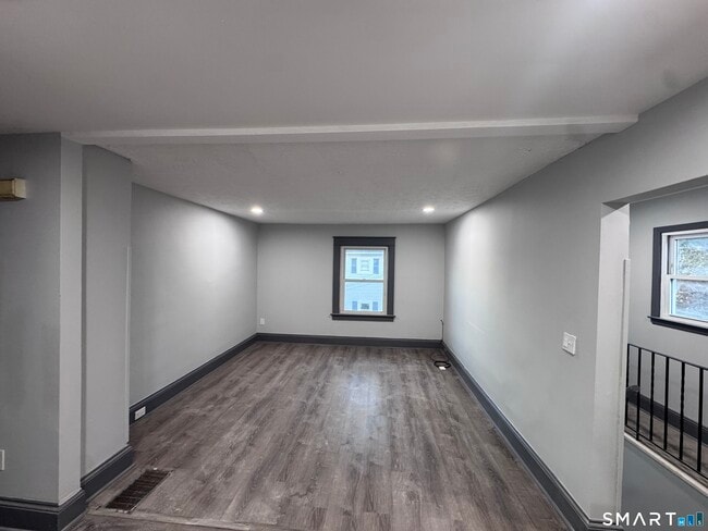 Photo - 95 New Canaan Ave Unit 2nd floor apt