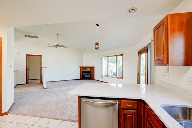 Building Photo - Woodridge Estates