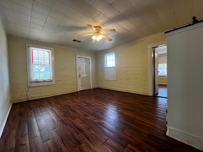 Photo - 305 Lawrence St Unit Apt F