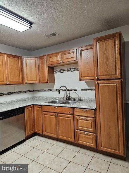 Photo - 726 Olde Greenwich Cir