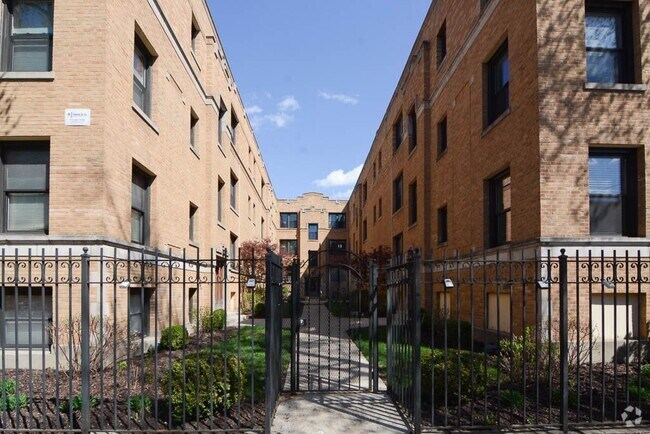 Building Photo - 2617 N Spaulding Ave Rental