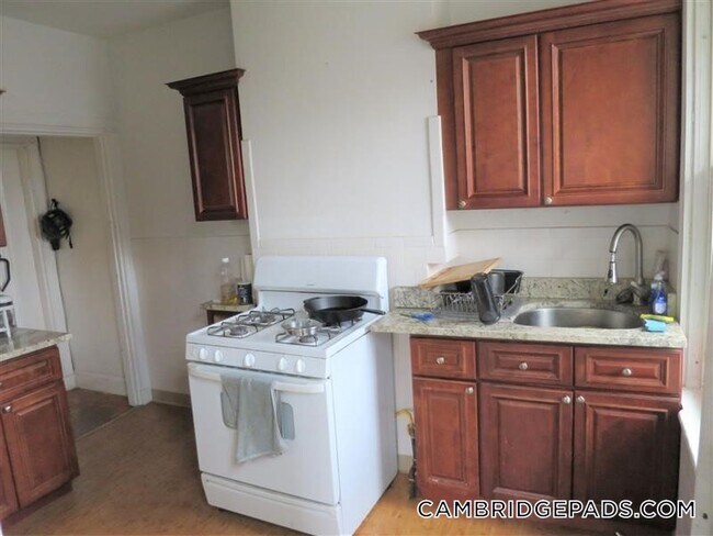 17 Putnam Ave Unit A