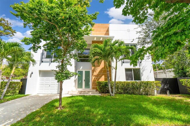 Photo - 2510 SW 2nd Ave