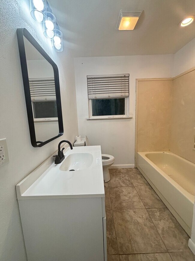 Photo - 511 N 4th St