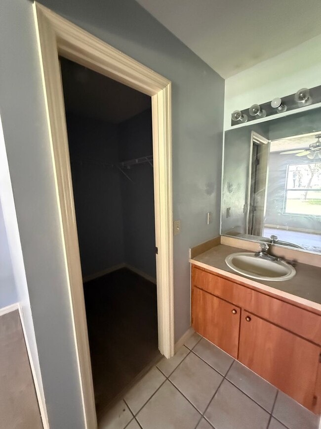 Photo - 2060 NW 42nd St