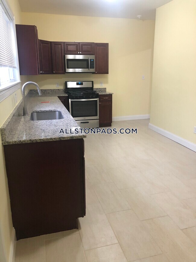 Photo - 115 Franklin St Townhome