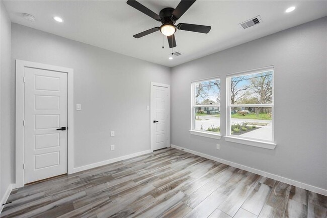 Building Photo - 784 Enterprise St