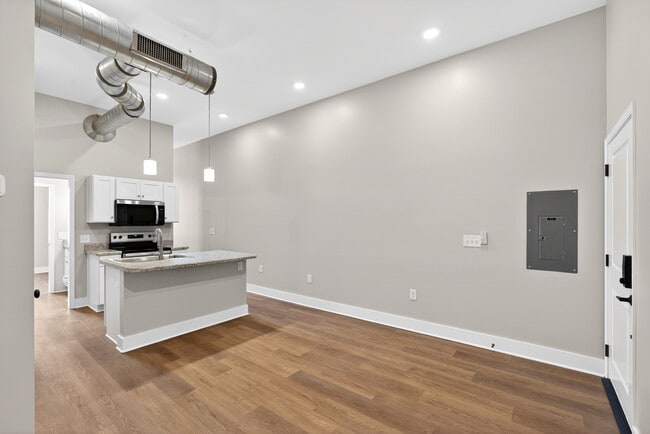201-Dining/Kitchen