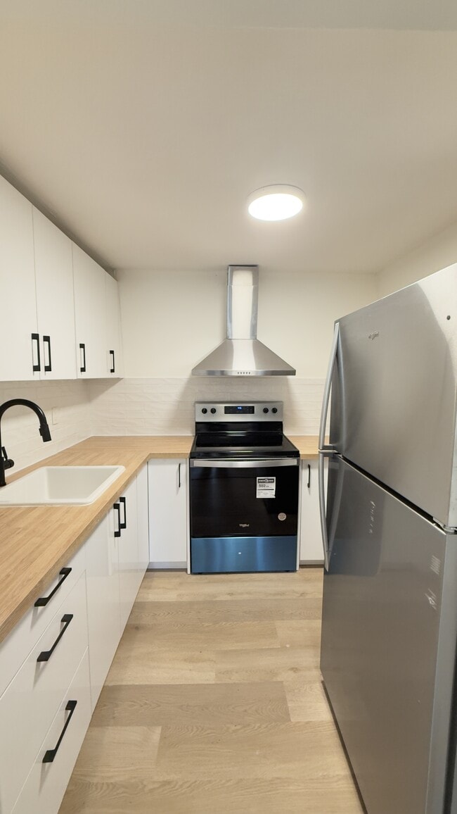 Building Photo - 137 Oakdale Ave Unit 3