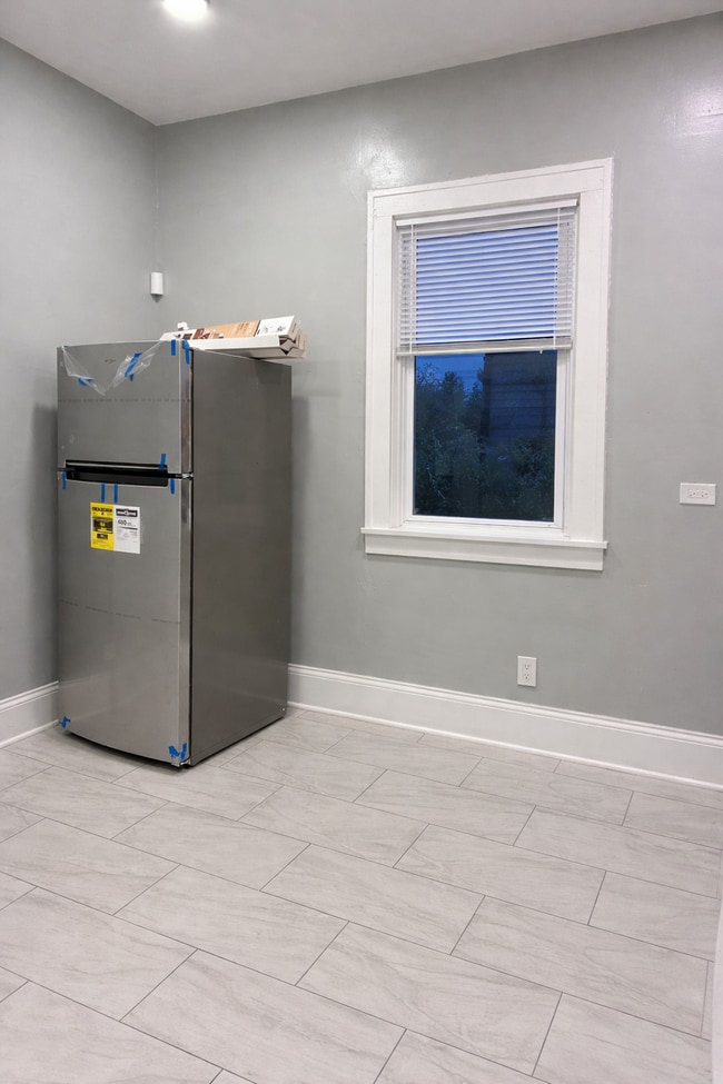 Photo - 5543 S Shields Ave Unidad 1