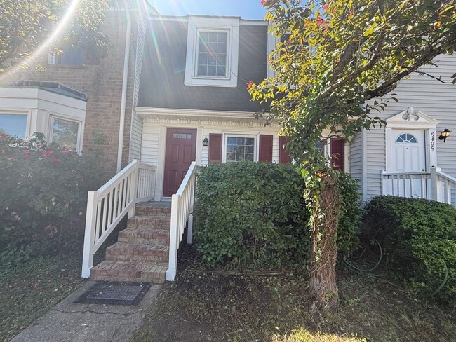 Building Photo - Virginia Beach Townhouse
