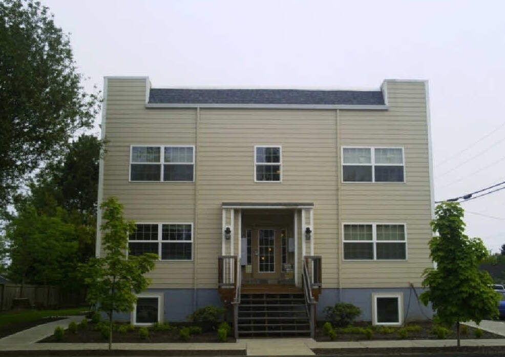 Primary Photo - Ambassador Apartments