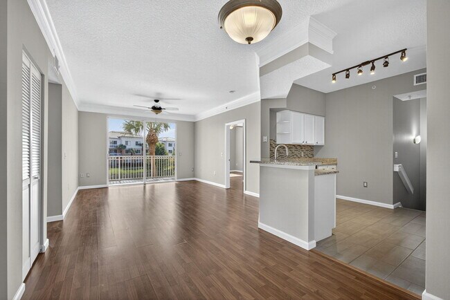 Photo - 6204 Myrtlewood Cir W