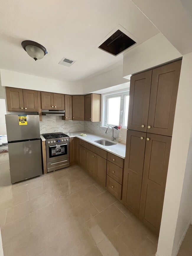 Photo - 134 Woodbine Ave