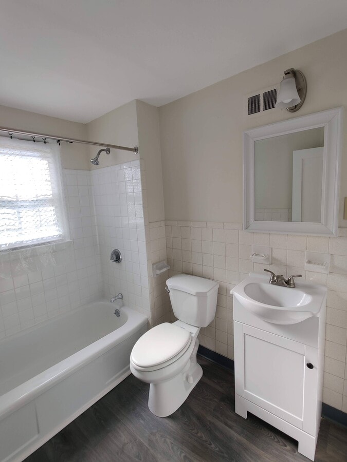 Photo - 69 Mercury Ct Unidad L1