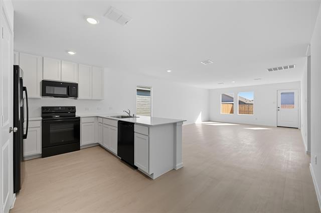 Photo - 6733 Haines Dr