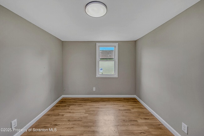 Photo - 664 Laurel Dr