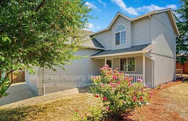 Photo - 332 NE Carmen Pl