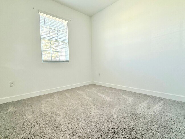 Photo - Lifestyle upgrade: Sleek 3Bedrooms/2Baths home in Leesburg’s Seasons at Hillside!