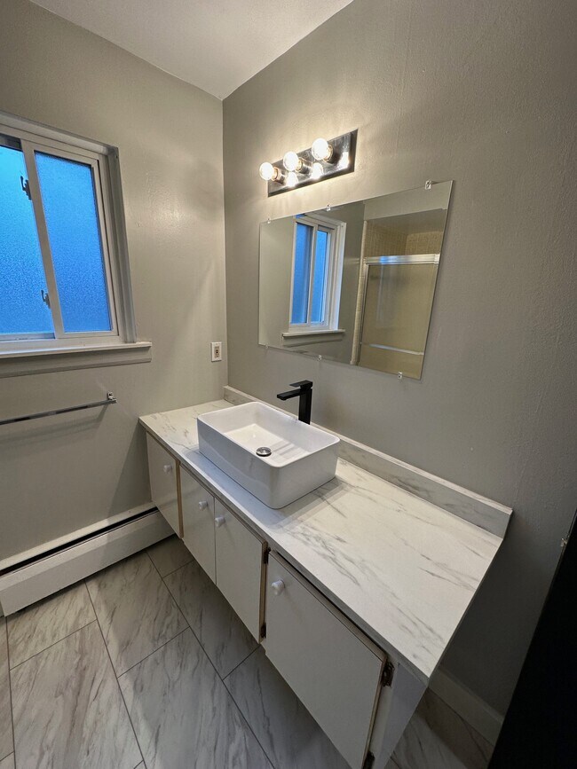 Photo - Legacy on Oakland