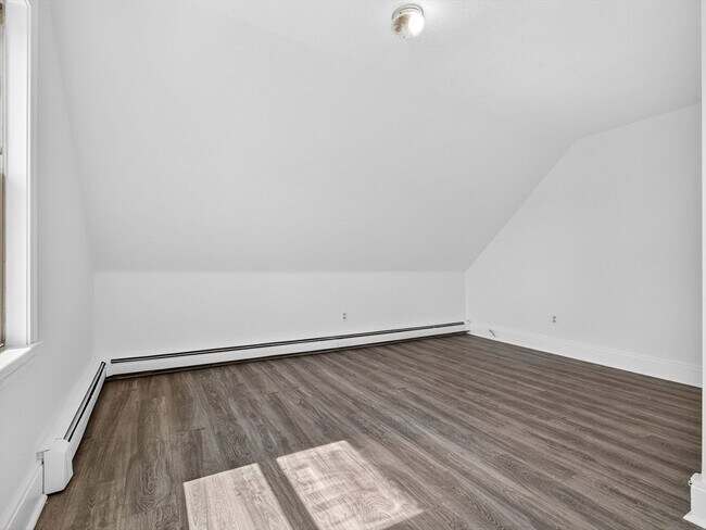 Photo - 425 Medford St Unidad 3