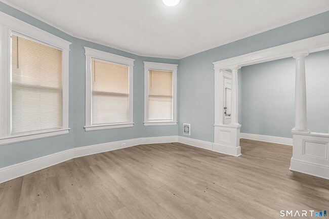 Photo - 105 Carleton Ave