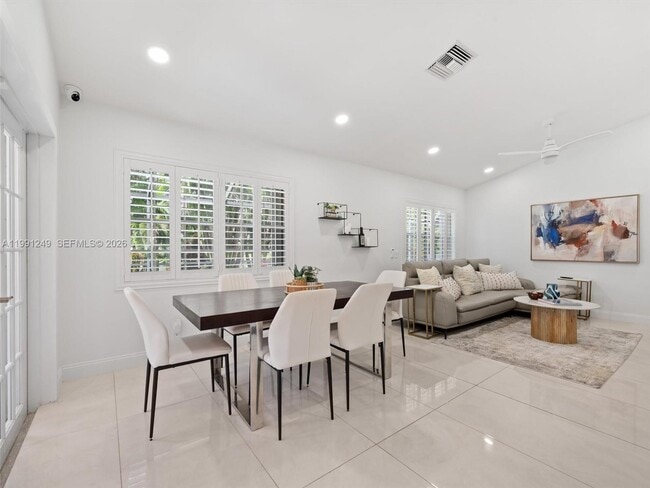 Photo - 413 Cameron Dr