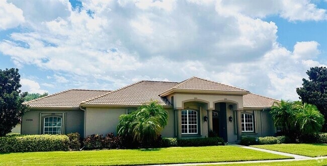 Building Photo - 10228 Silverado Cir Rental