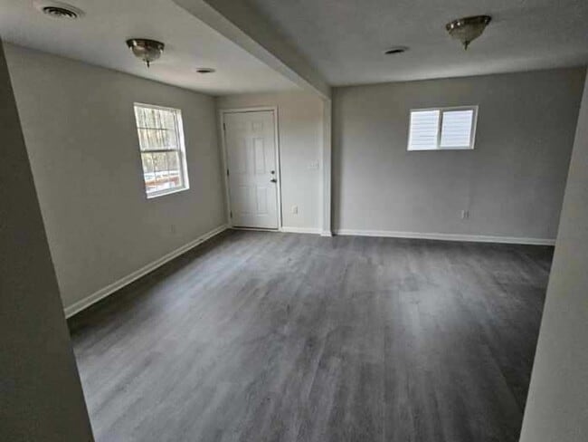 Photo - Charming Cottage with Lake View!