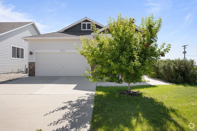 Building Photo - 2202 Thoreau Dr Rental