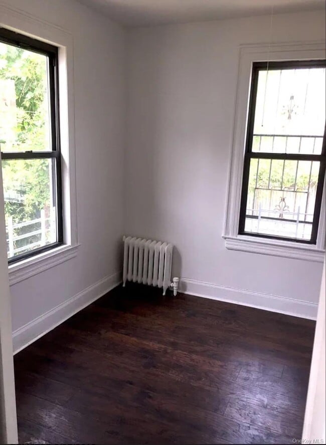 Photo - 1339 E 91st St Unit Front