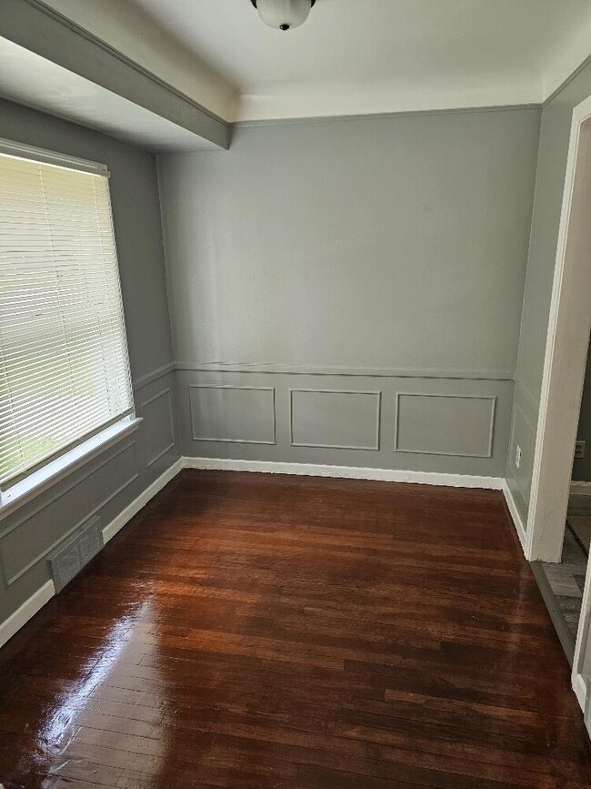 Photo - 6156 Lodewyck St