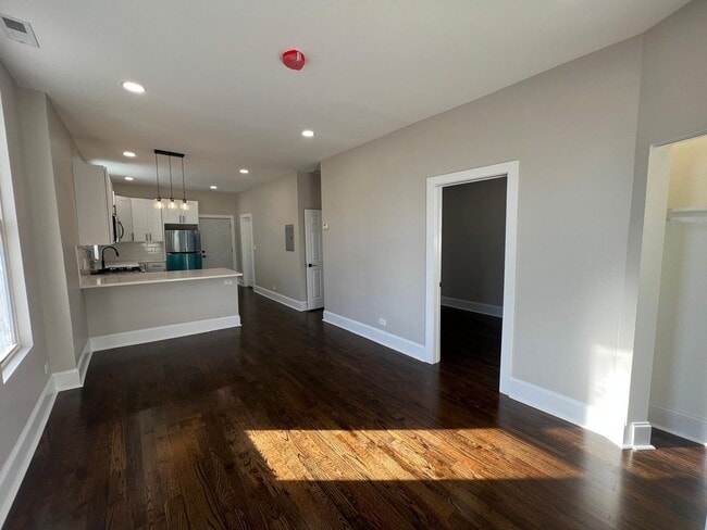 Photo - 2249 W Cermak Rd Unidad 2R