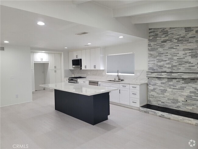 Building Photo - 14935 Nora Pl Unit 14935 Rental
