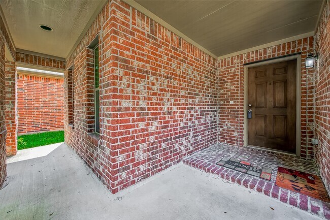 Photo - 16547 Lanesborough Dr