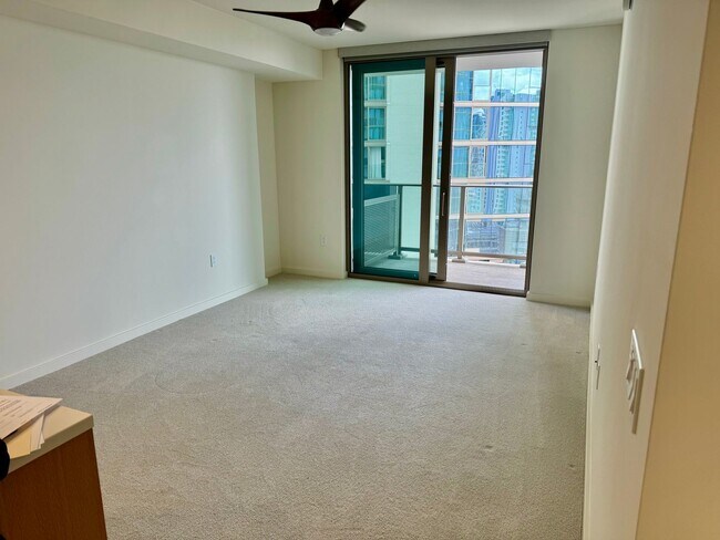 Photo - 1/1/1 at the New Sky Ala Moana, 17th floor... Unit 1707